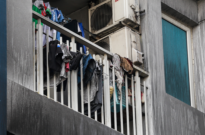 Hàng trăm xe cháy rụi trong hầm chung cư 13 người chết ở Sài Gòn